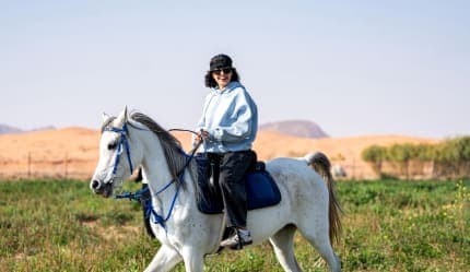 تجربة ركوب الخيل وسط طبيعة حائل