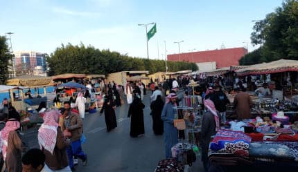 تجربة موسم الجاكرندا في أبها – جولة البنفسج الساحرة