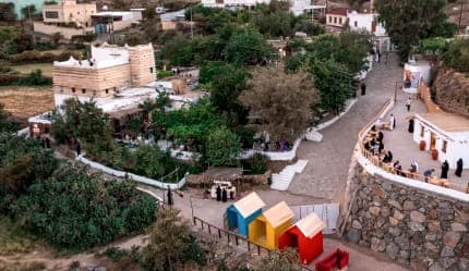 جولة طبيعية وسط الأجواء الجبلية الخلابة في عسير